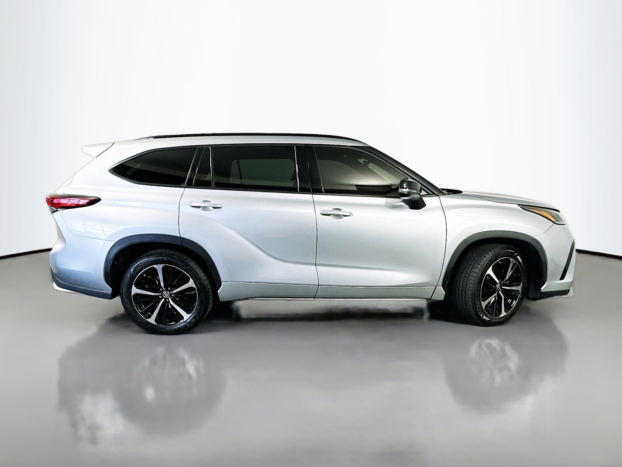 Used 2021 Toyota Highlander XSE AWD/4WD image 8