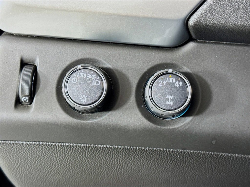 Used 2020 Chevrolet Suburban LT image 20