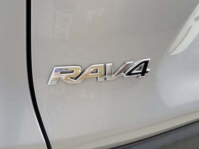 Used 2025 Toyota RAV4 XLE w/ Convenience Package FWD image 9