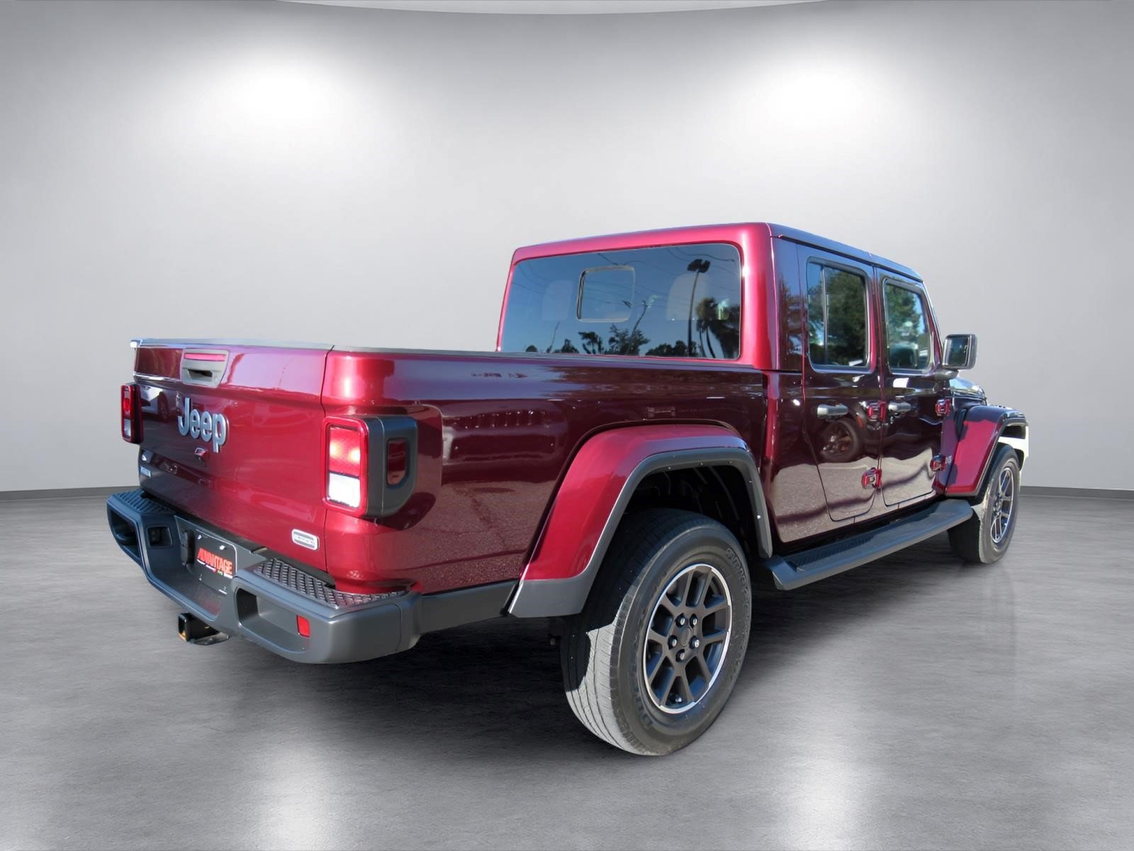 Certified 2022 Jeep Gladiator Overland w/ Popular Equipment Package AWD/4WD image 6