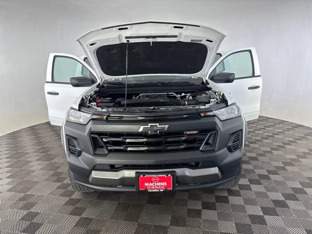 Used 2024 Chevrolet Colorado Trail Boss w/ Advanced Trailering Package AWD/4WD image 11