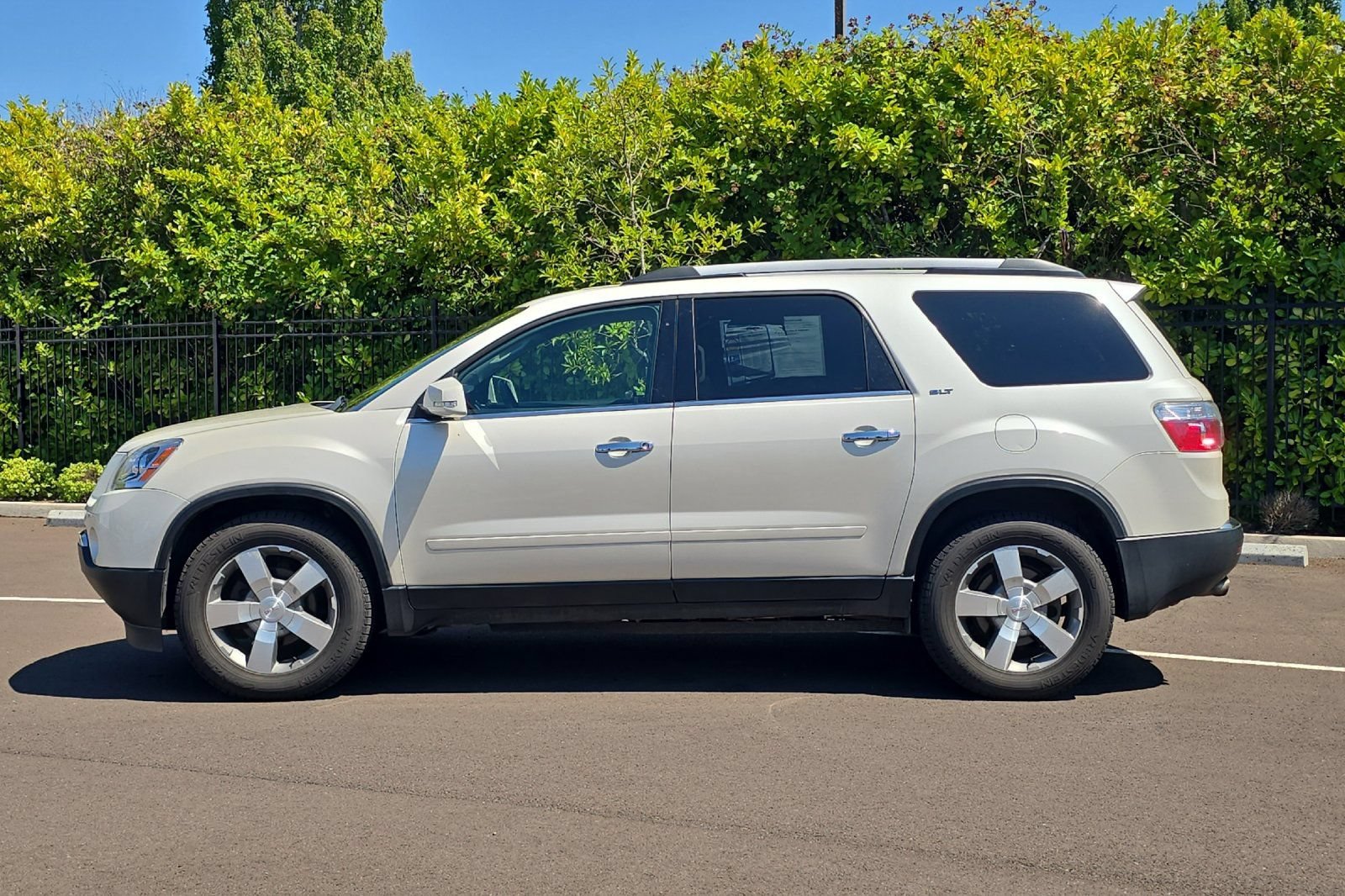 Used 2012 GMC Acadia SLT AWD/4WD image 7