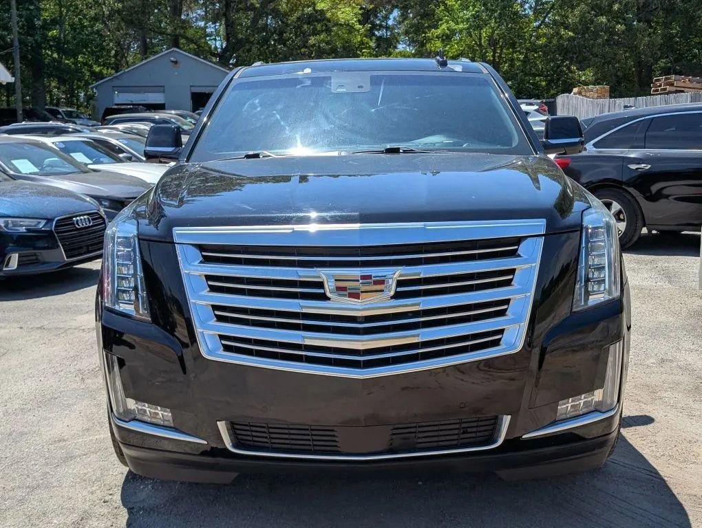 Used 2017 Cadillac Escalade ESV Platinum AWD/4WD image 2