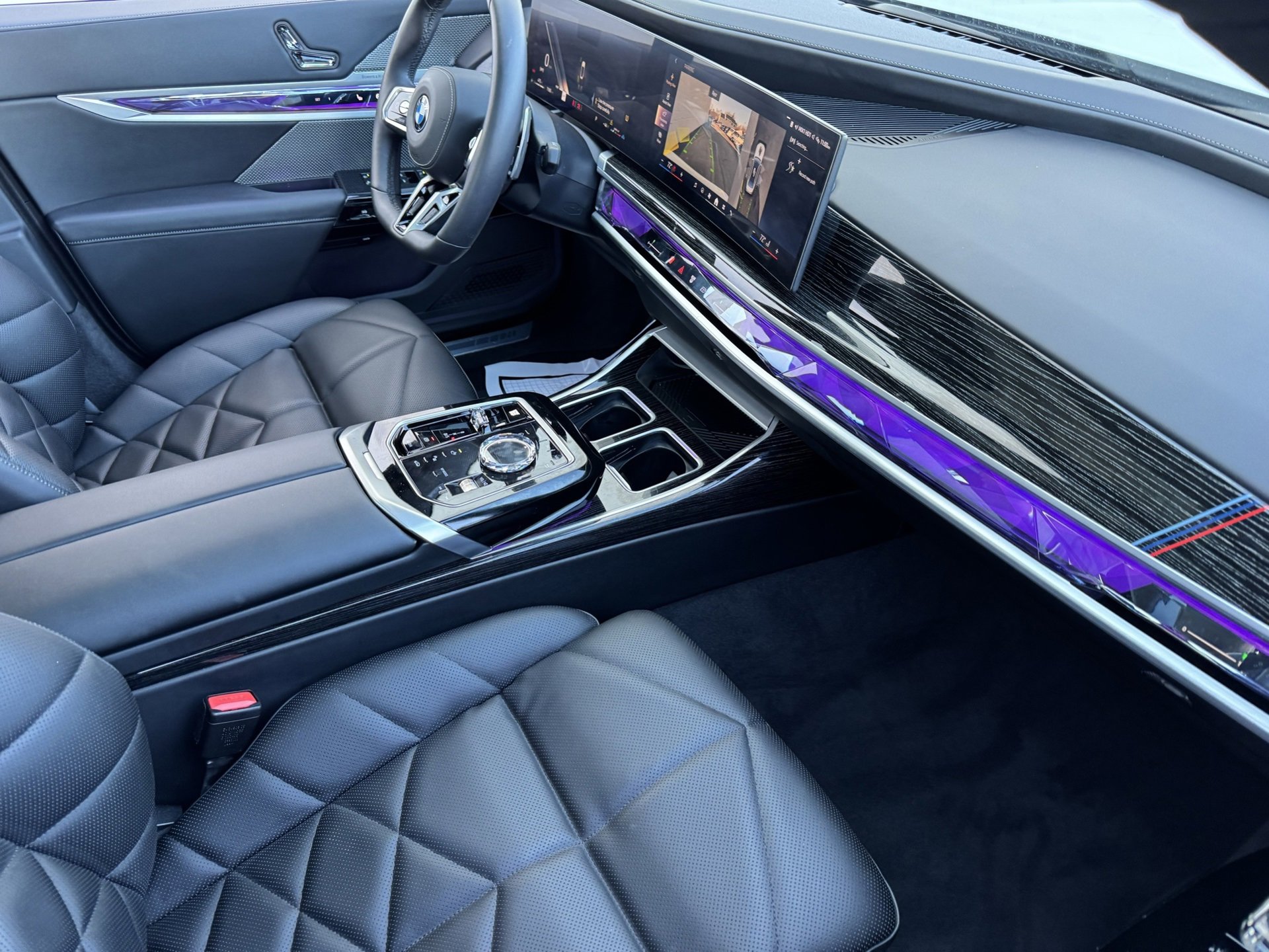 Used 2025 BMW 740i xDrive image 19