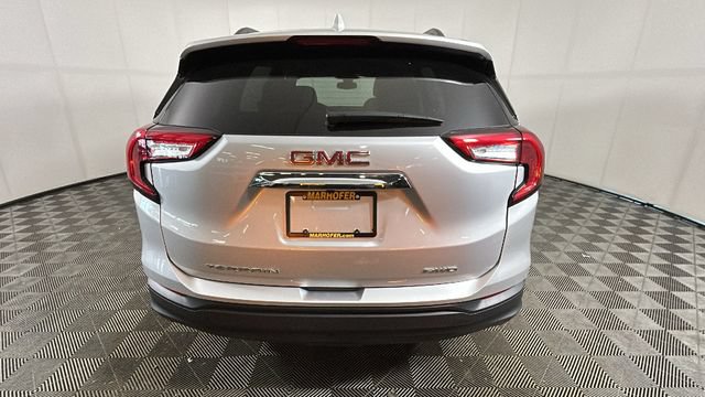 Used 2022 GMC Terrain SLE w/ Driver Convenience Package AWD/4WD image 3