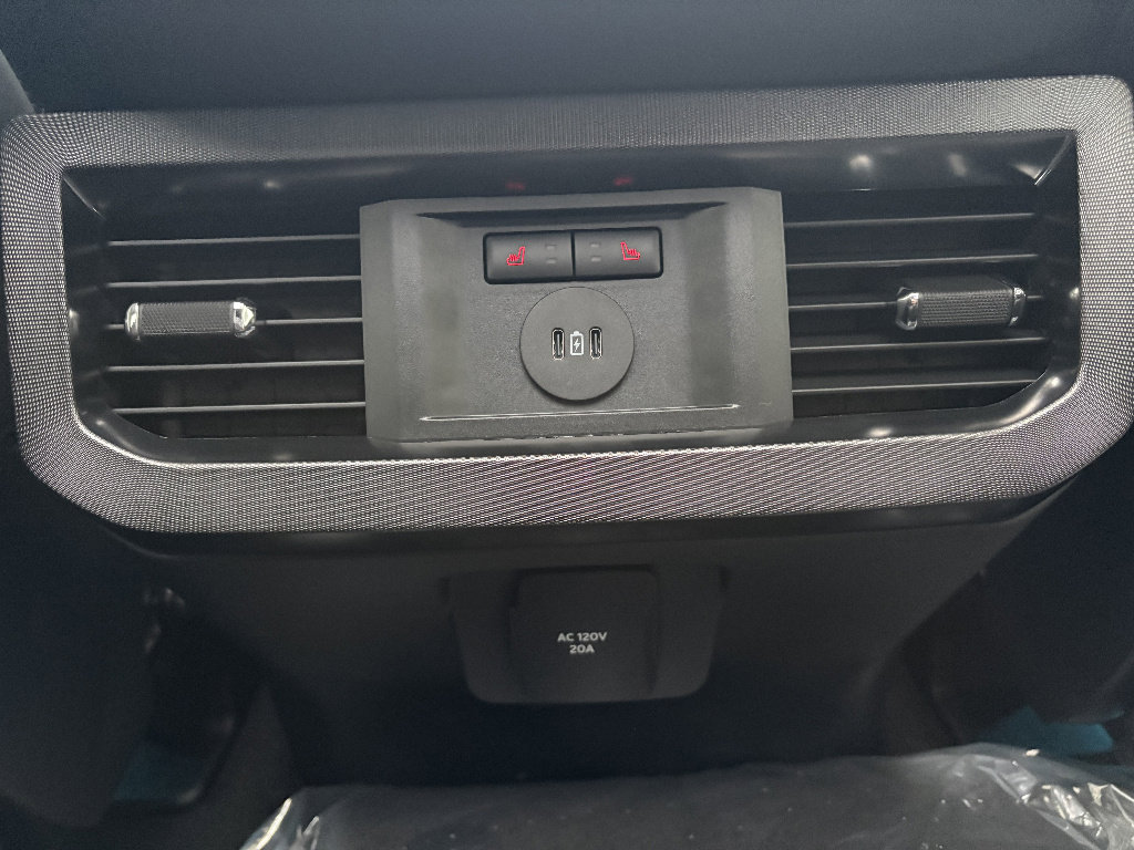 New 2026 Ford F450 Platinum w/ FX4 Off-Road Package image 44