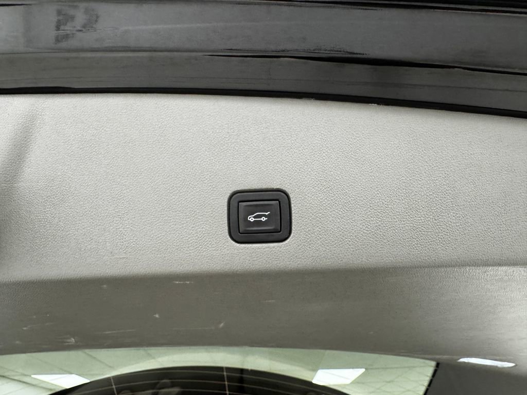 Used 2024 Cadillac XT6 Premium Luxury image 34