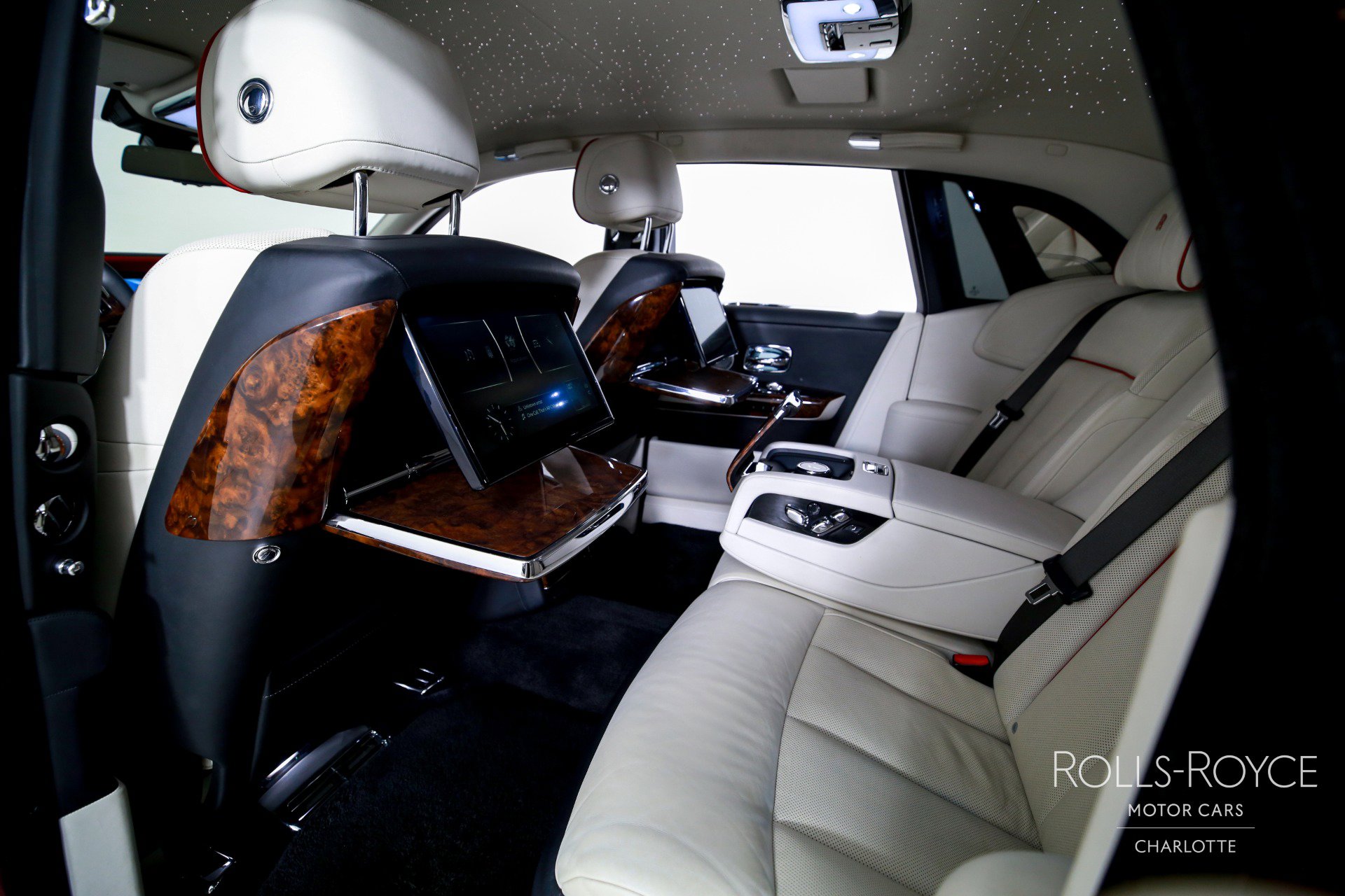 Used 2019 Rolls-Royce Phantom Sedan image 20