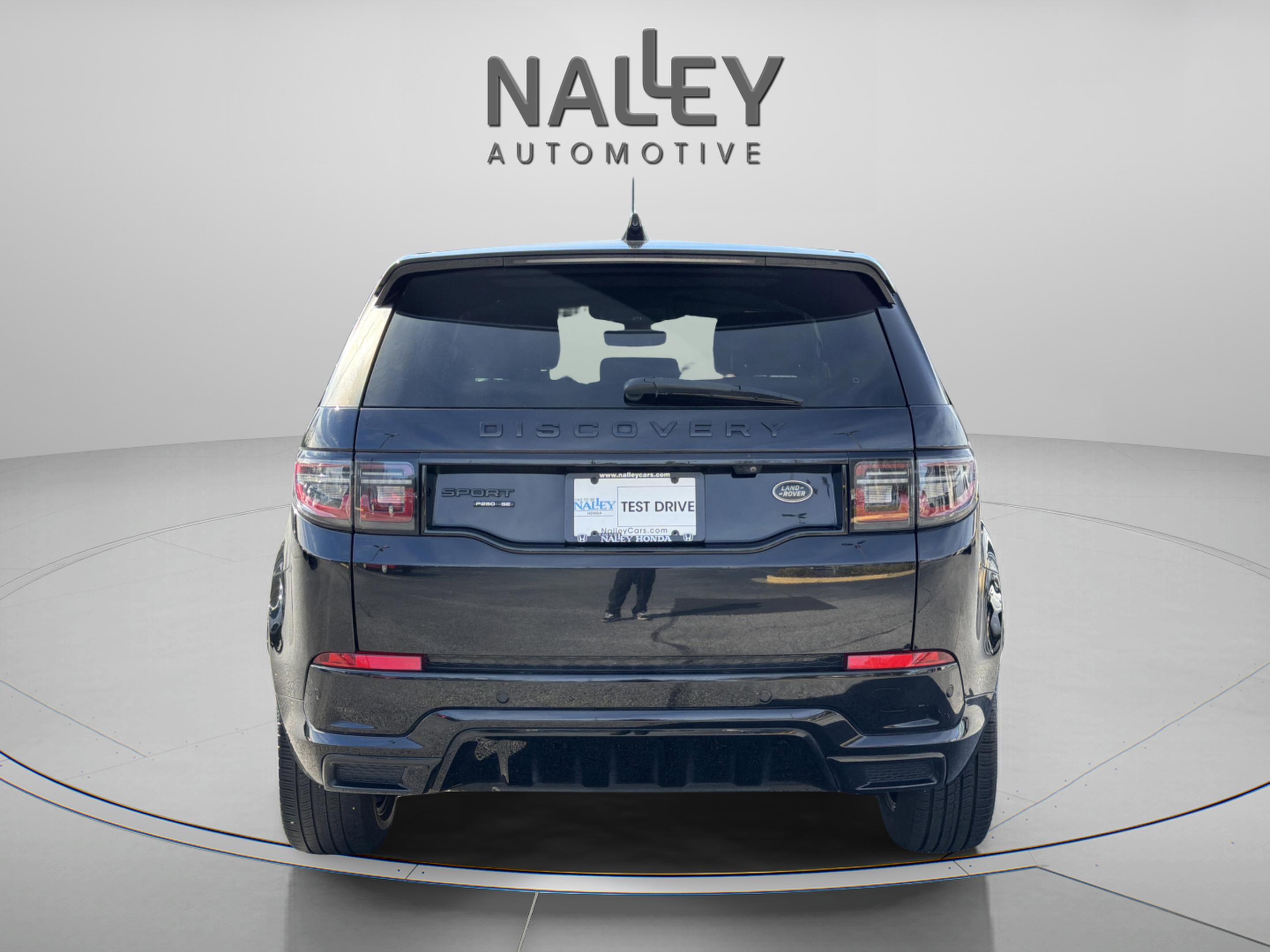 Used 2020 Land Rover Discovery Sport SE R-Dynamic image 4