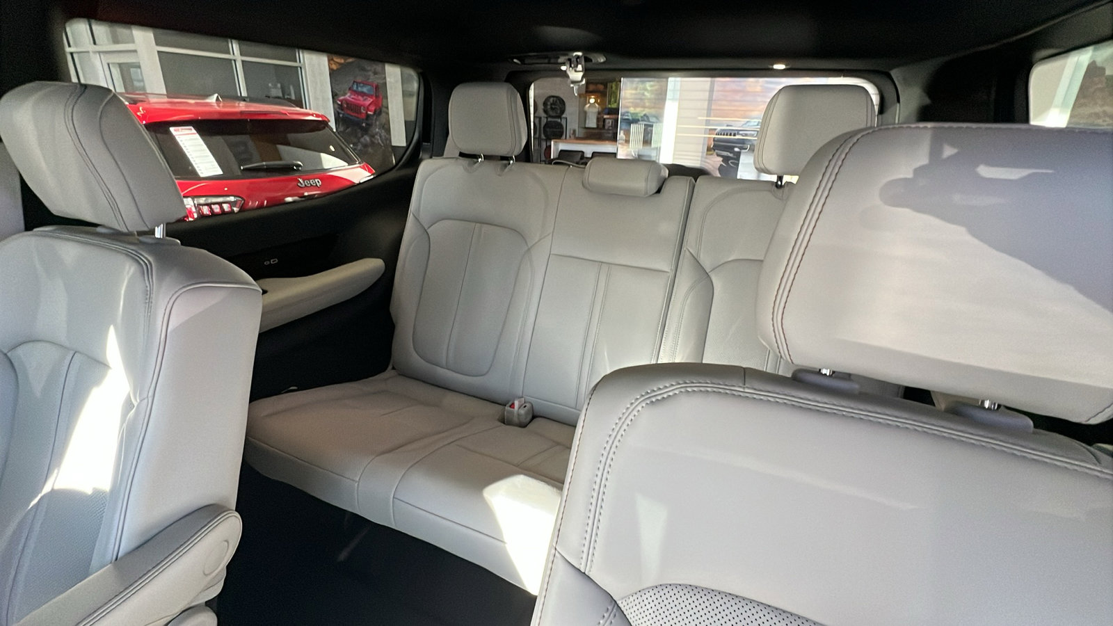 New 2026 Jeep Grand Wagoneer Summit image 19