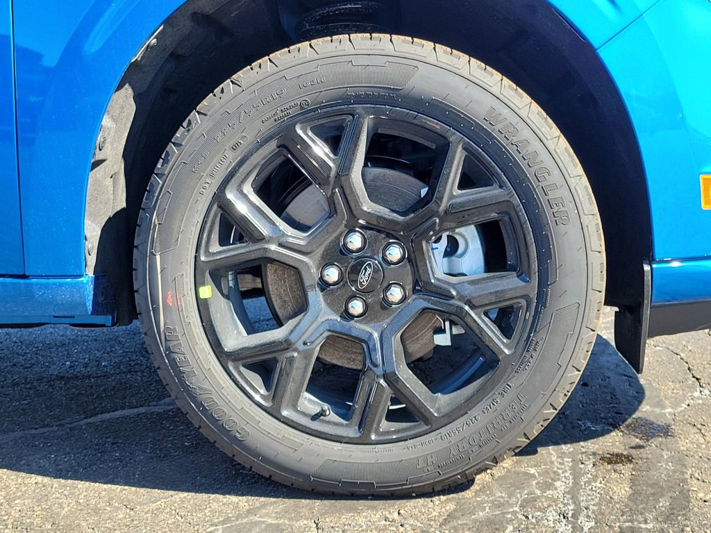 New 2026 Ford Maverick Lobo image 9