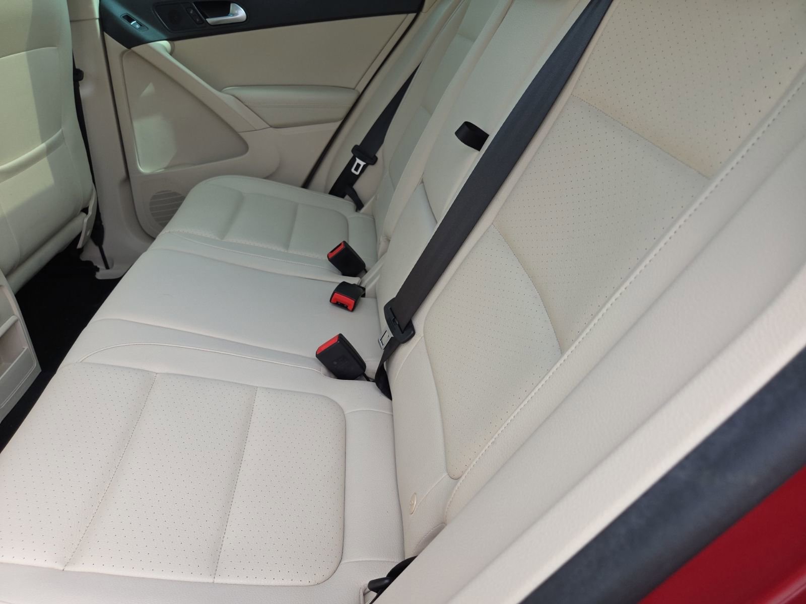 Used 2016 Volkswagen Tiguan SE image 21