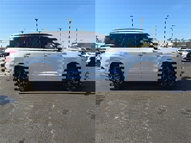 New 2026 Lexus TX 500h AWD image 2