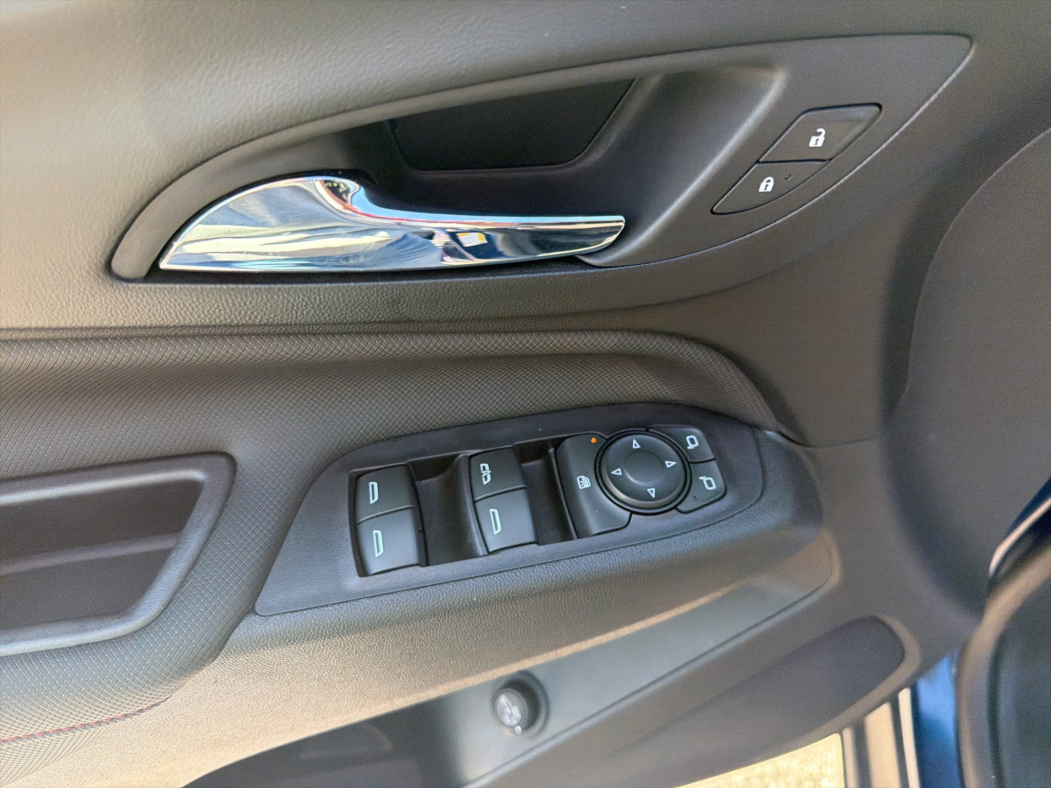 Used 2022 Chevrolet Equinox RS AWD/4WD image 10