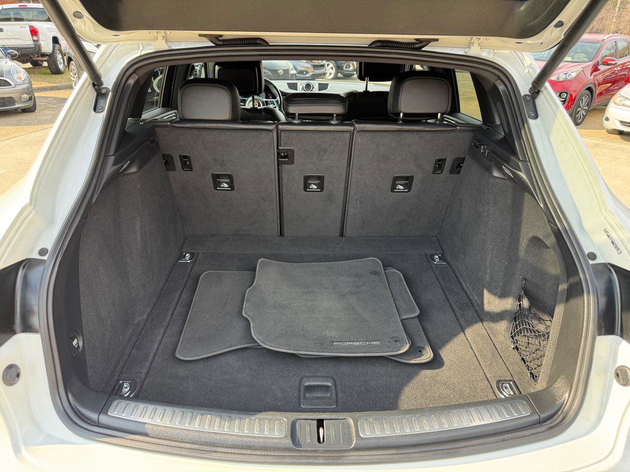 Used 2017 Porsche Macan S image 26