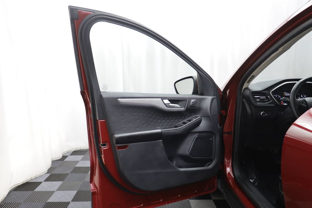 Used 2020 Ford Escape SEL AWD/4WD image 4