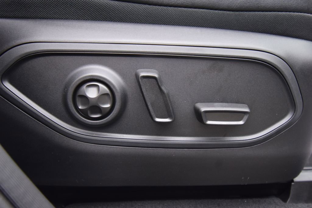 New 2026 Jeep Grand Cherokee L Limited AWD/4WD image 17
