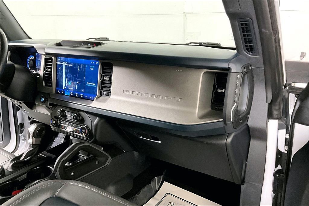 Used 2024 Ford Bronco Outer Banks image 16