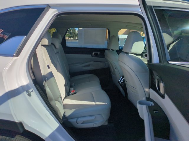 Certified 2026 Kia Sorento S w/ S Panoramic Sunroof Package FWD image 29