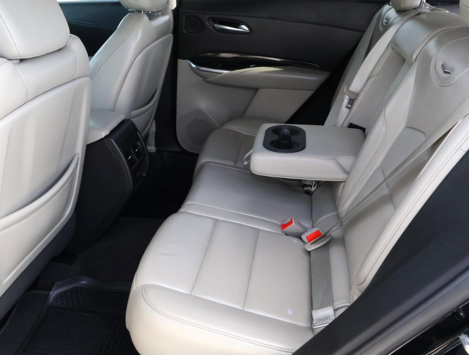 Used 2019 Cadillac XT4 Premium Luxury image 24