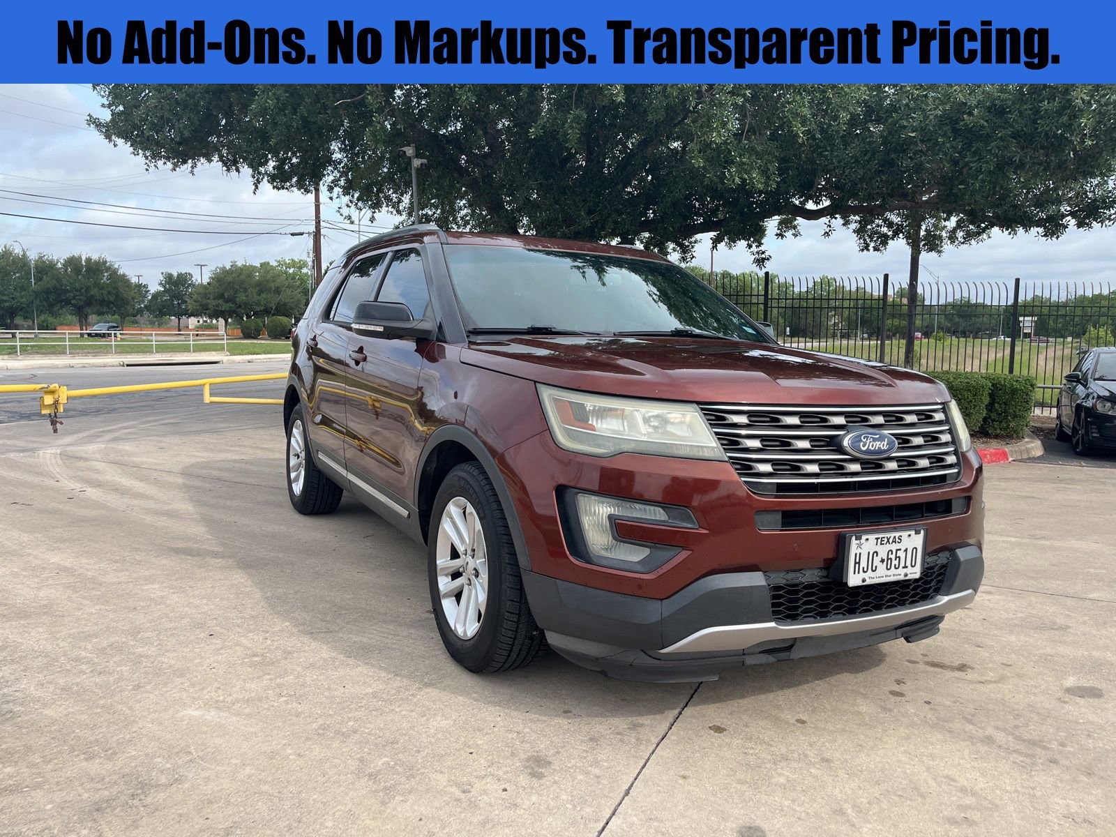 Used 2016 Ford Explorer XLT w/ Equipment Group 202A FWD image 1