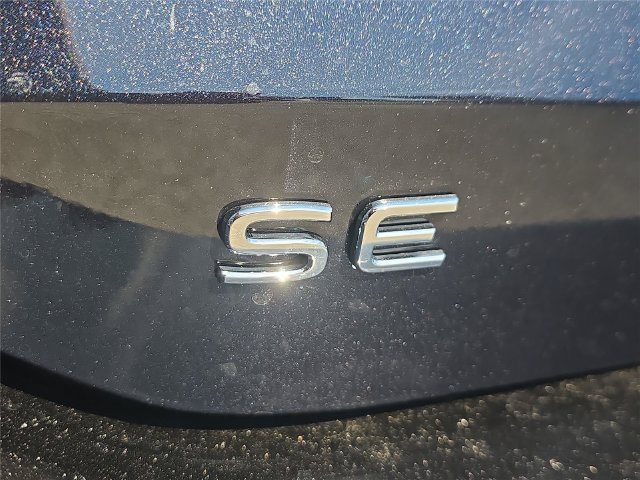 New 2026 Volkswagen Tiguan SE FWD image 5