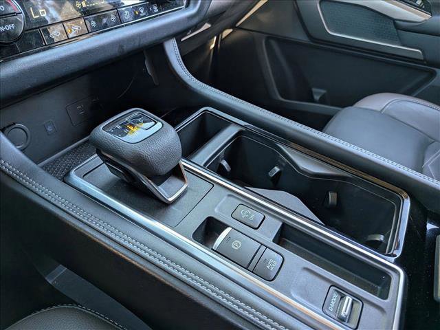 Used 2022 Nissan Pathfinder Platinum w/ Cargo Package image 12