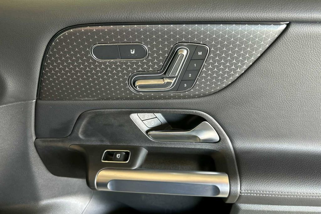 Certified 2026 Mercedes-Benz GLB 250 image 21