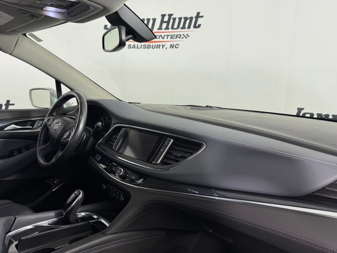 Used 2019 Buick Enclave Essence w/ LPO, Luxury Package FWD image 32