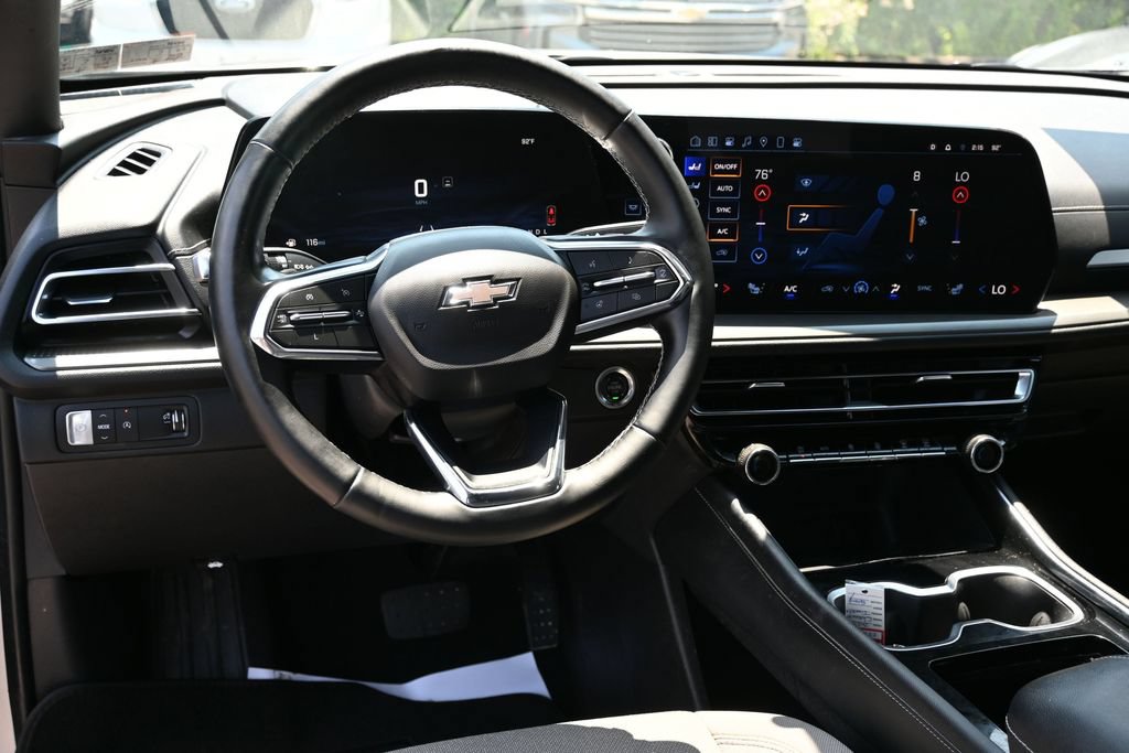 Used 2024 Chevrolet Traverse LT FWD image 30