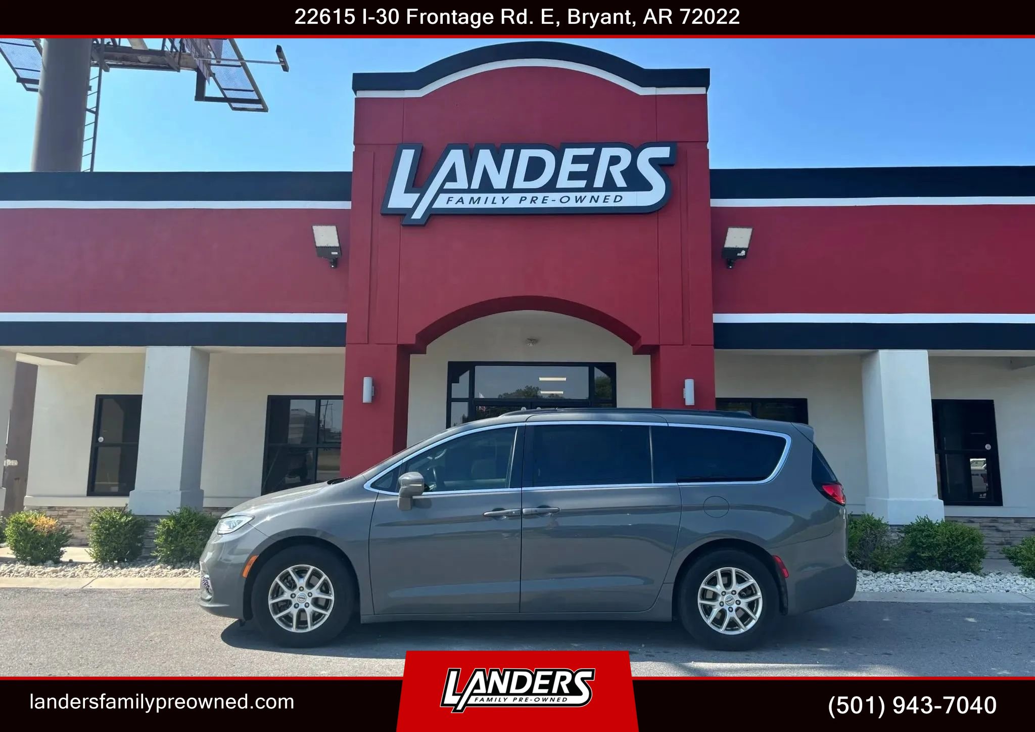 Used 2022 Chrysler Pacifica Touring-L FWD image 1