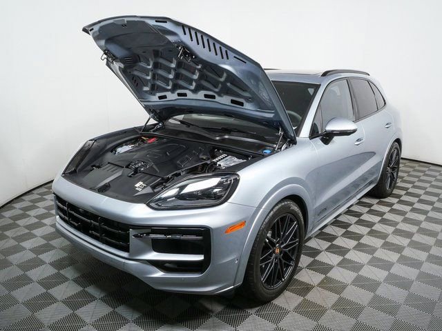 Certified 2025 Porsche Cayenne GTS image 35