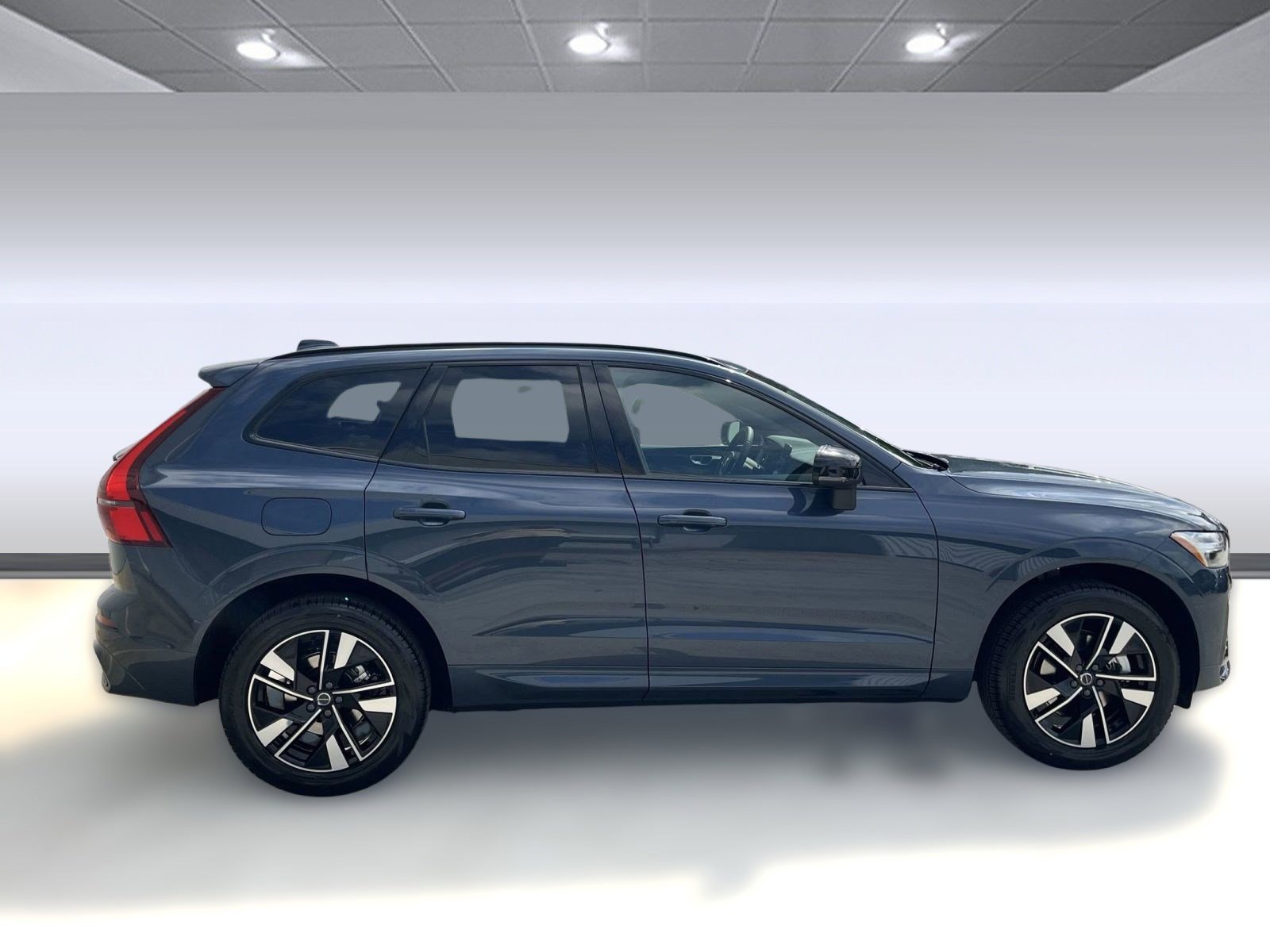 Used 2026 Volvo XC60 B5 Core w/ Climate Package image 8