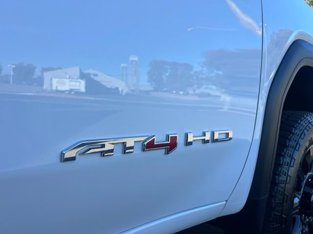 Used 2025 GMC Sierra 2500 AT4 AWD/4WD image 6