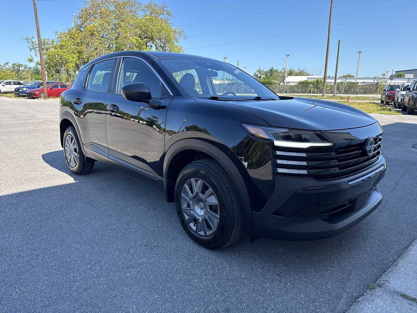 Used 2025 Nissan Kicks S image 8