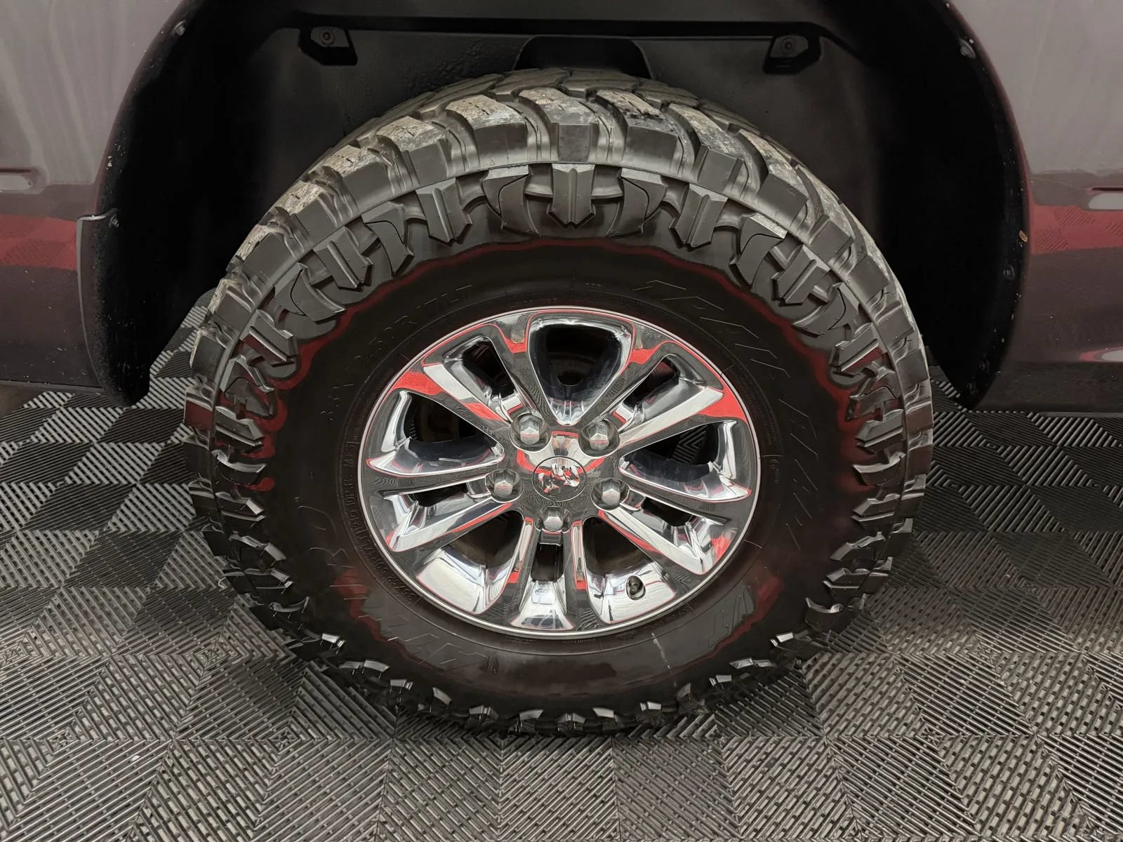 Used 2021 RAM 1500 Classic SLT AWD/4WD image 17