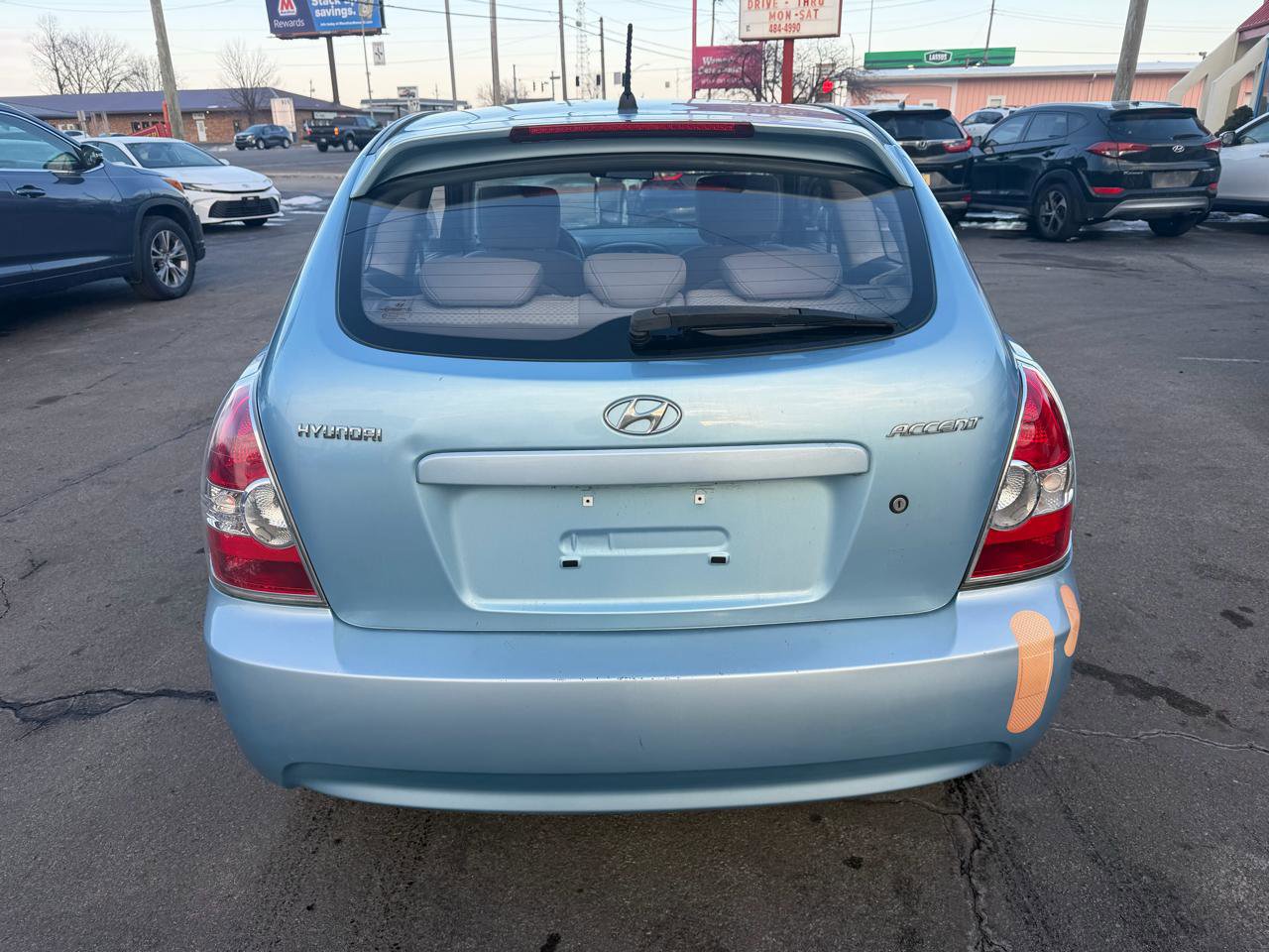 Used 2010 Hyundai Accent GS image 7