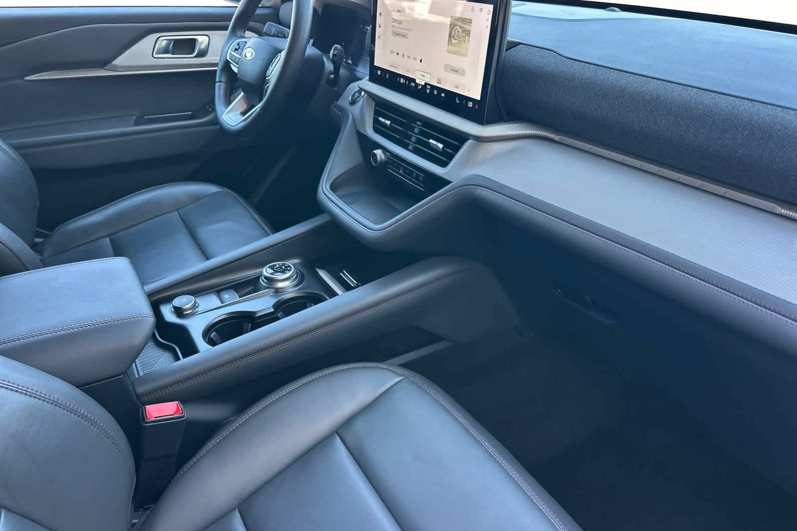 Certified 2025 Ford Explorer Active w/ Active Comfort Package RWD image 18
