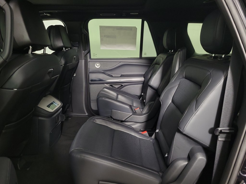 New 2027 Lincoln Navigator L Reserve w/ Jet Appearance Package RWD image 14