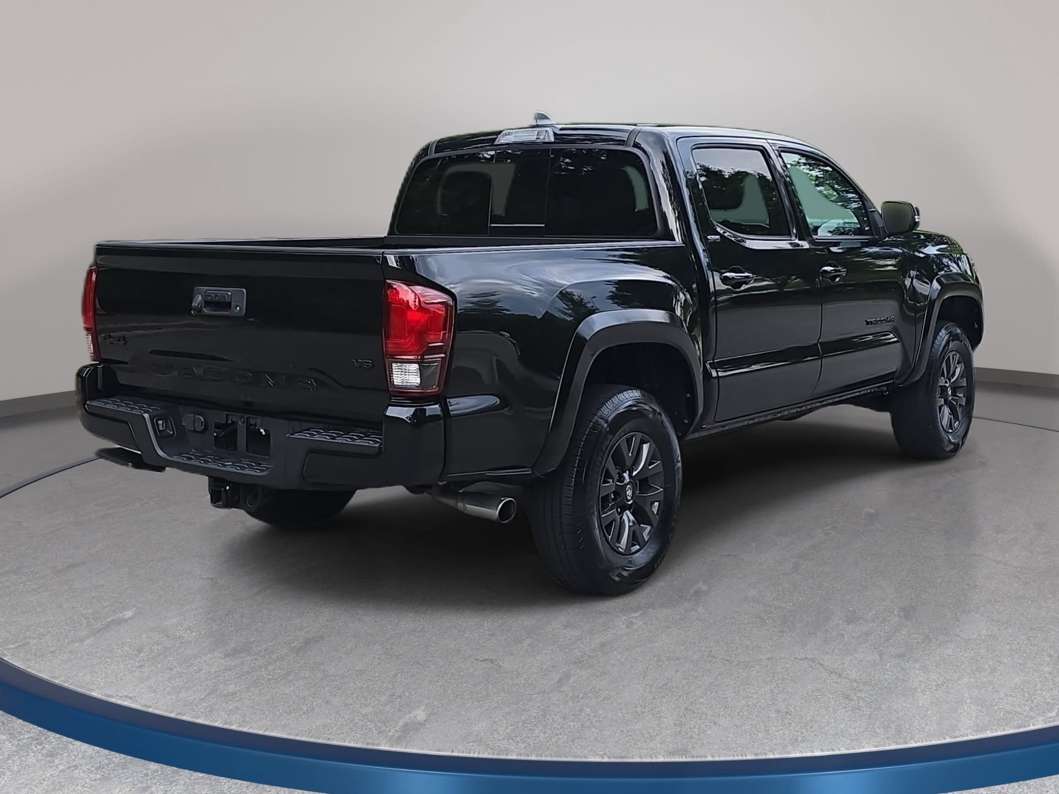 Used 2023 Toyota Tacoma SR5 w/ Technology Package AWD/4WD image 5
