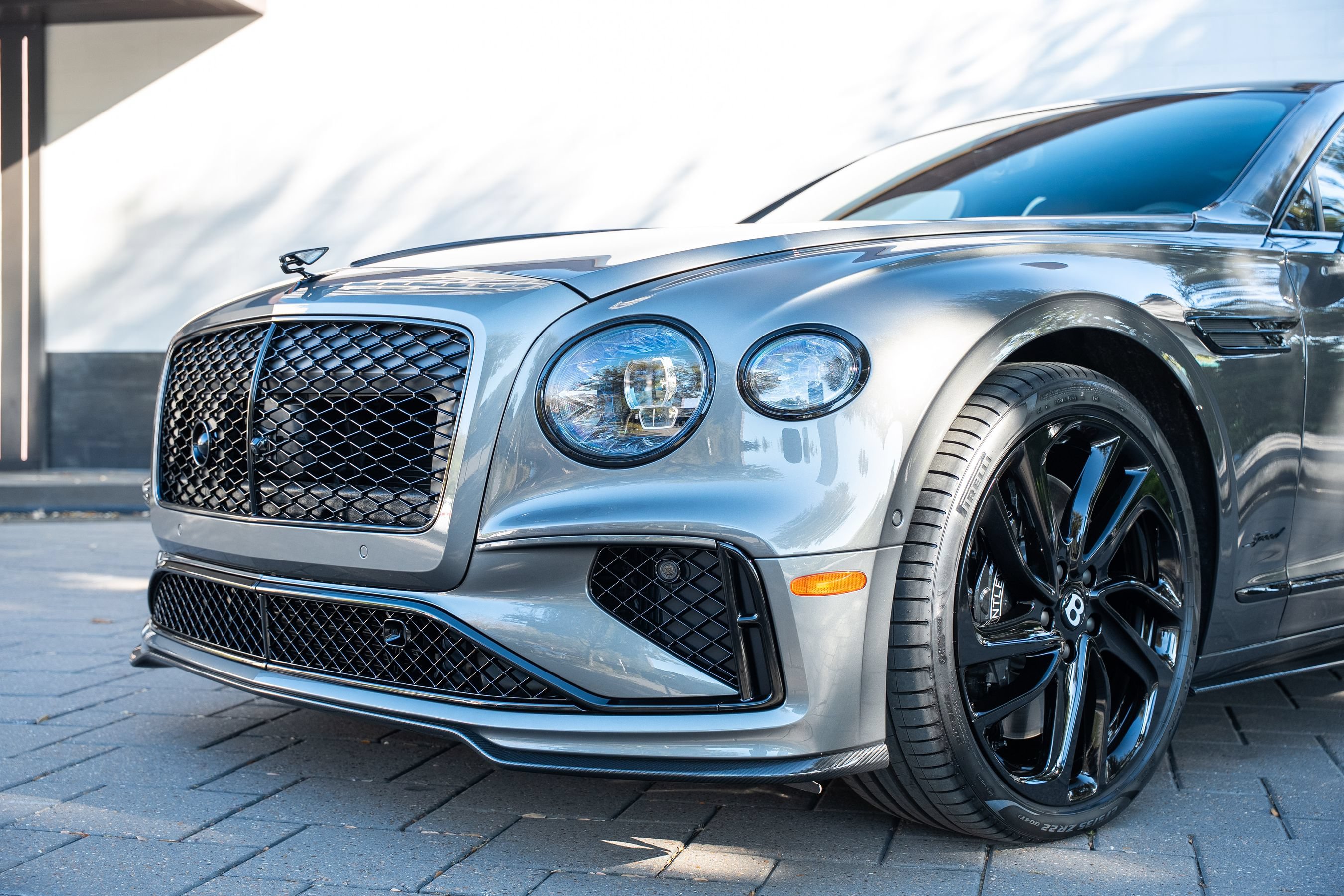Certified 2025 Bentley Flying Spur Plug-In Hybrid AWD/4WD image 8