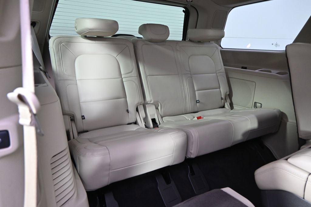 Used 2021 Lincoln Navigator Reserve AWD/4WD image 19