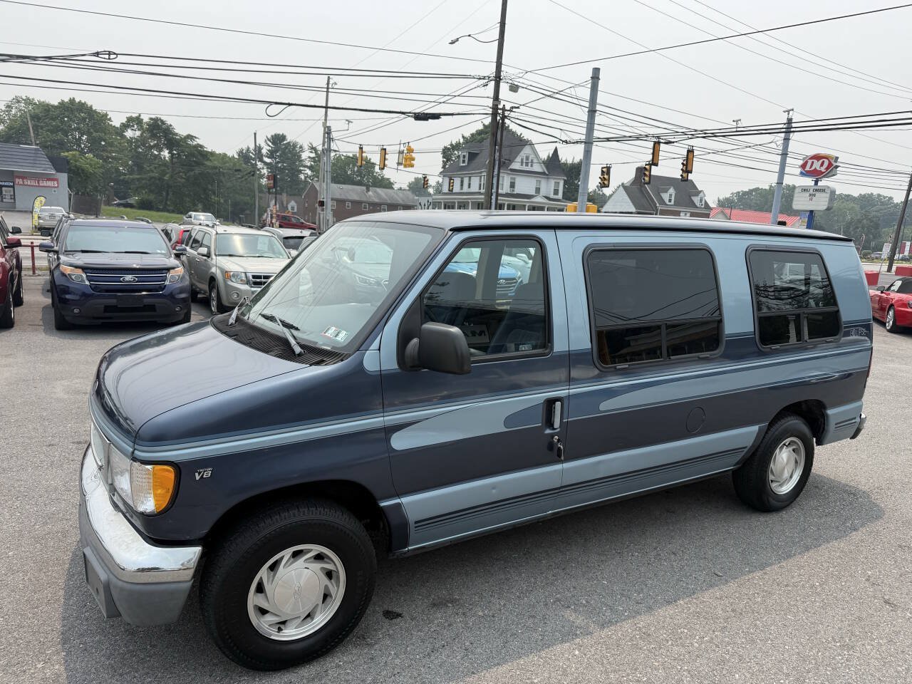 Used 1998 Ford E-150 and Econoline 150 RWD image 1
