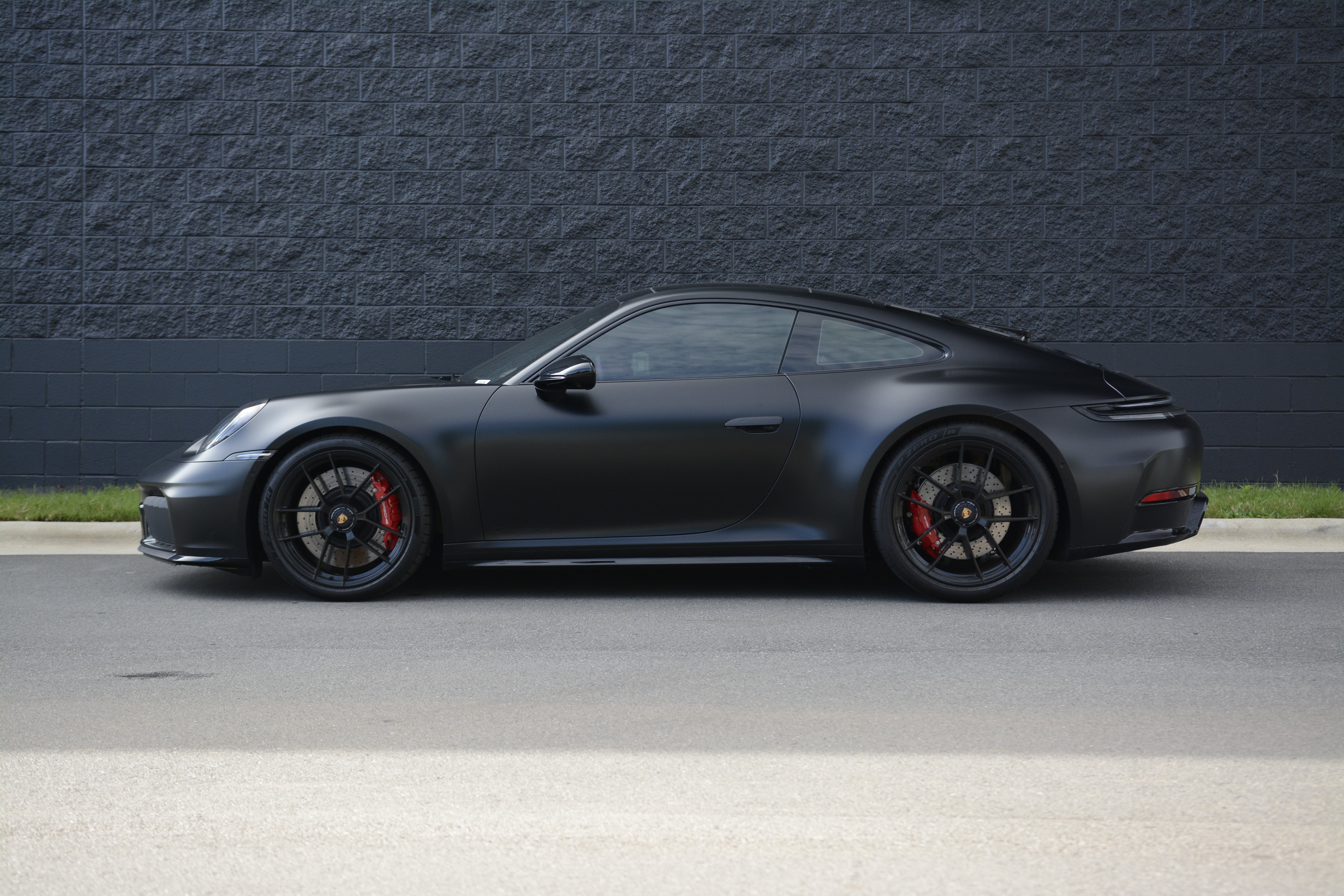 Certified 2025 Porsche 911 Carrera GTS RWD image 2