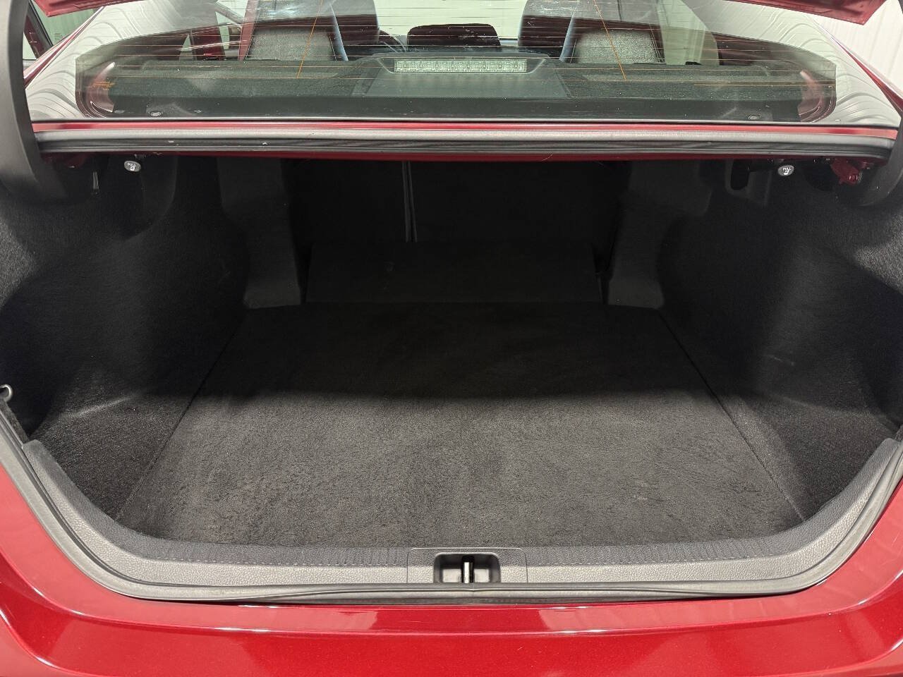 Used 2018 Toyota Camry SE FWD image 11