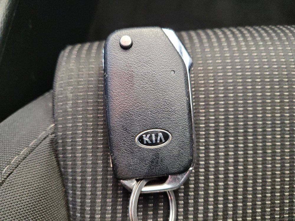 Used 2020 Kia Forte LXS FWD image 32