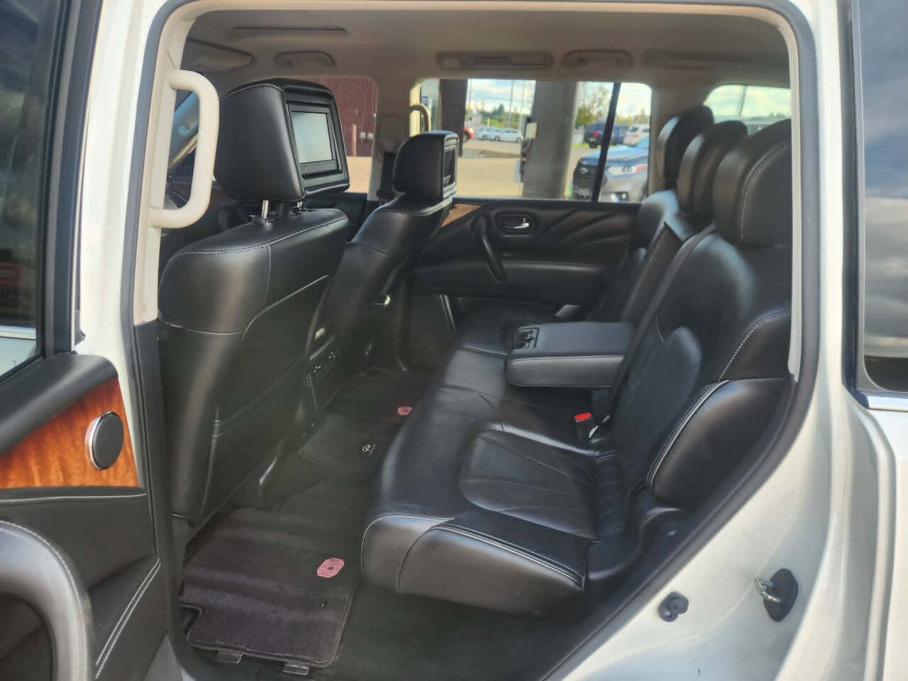 Used 2017 INFINITI QX80 4WD image 13