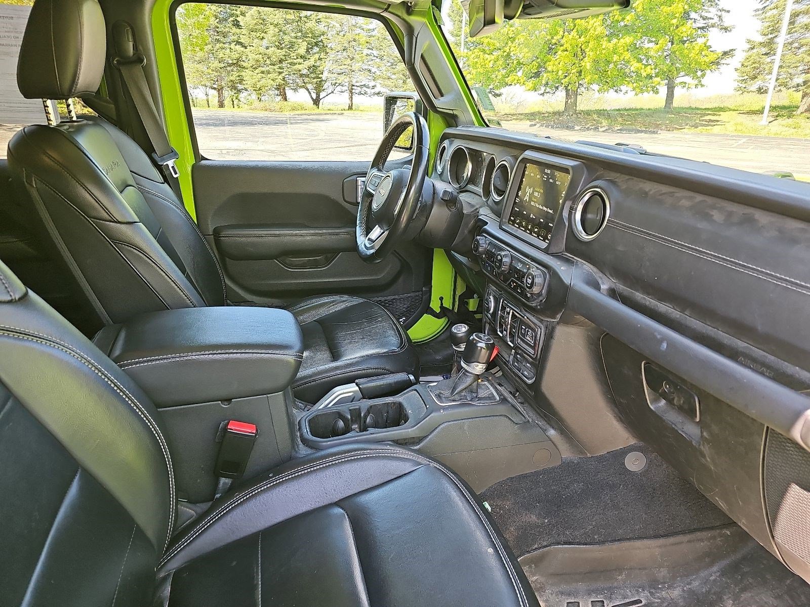 Used 2021 Jeep Wrangler Unlimited Sahara w/ Cold Weather Group AWD/4WD image 10