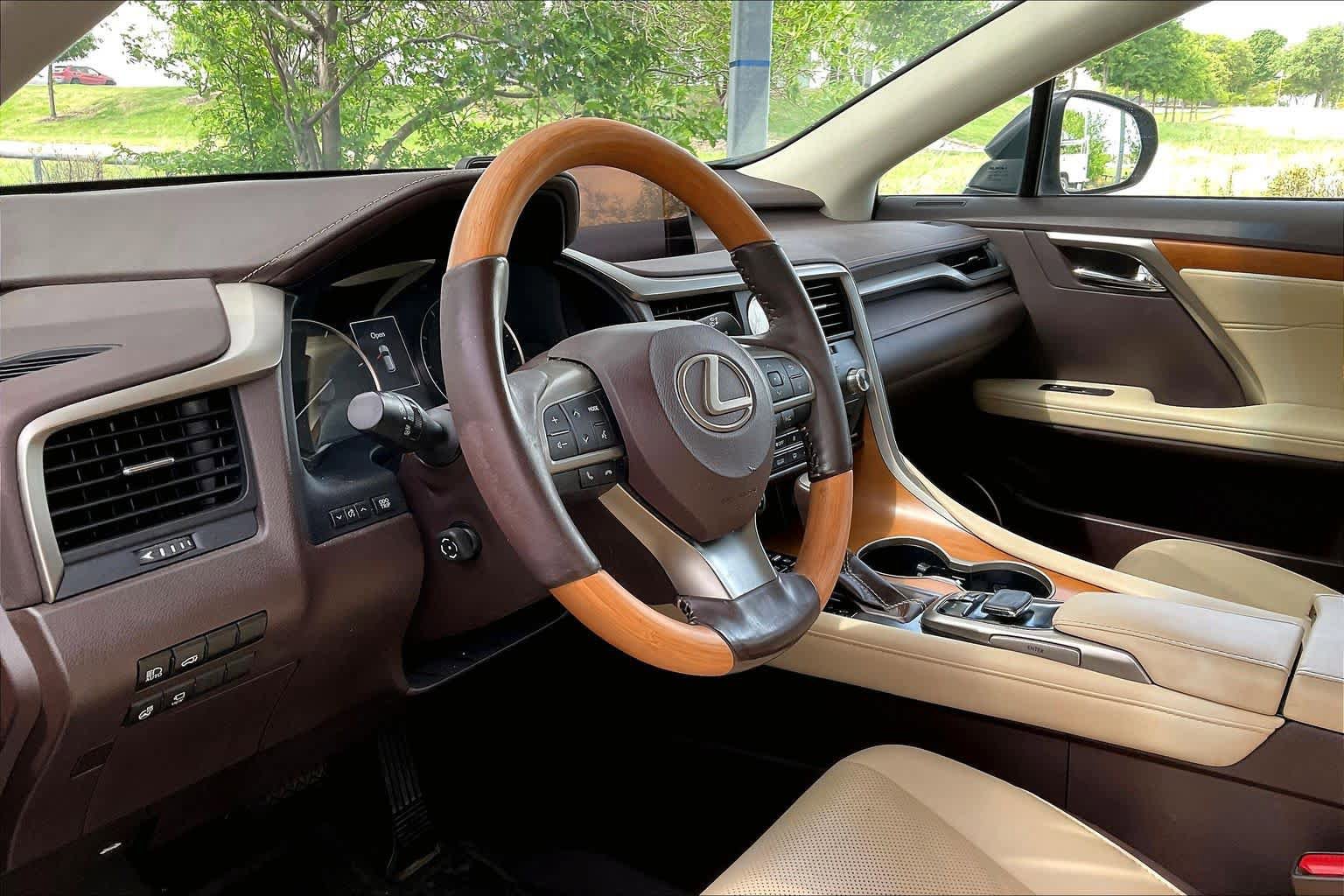 Used 2019 Lexus RX 350 AWD w/ Navigation Package image 18