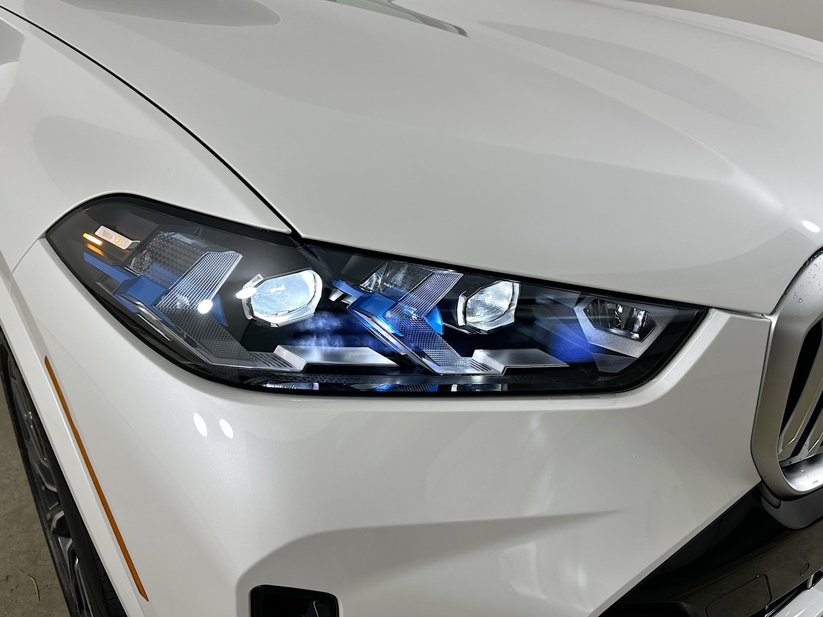 New 2026 BMW X5 xDrive50e w/ M Sport Package AWD/4WD image 9